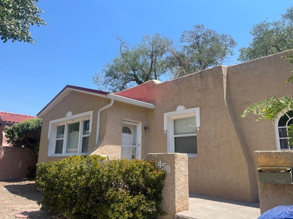 450 Sycamore St NE in Albuquerque, NM - Building Photo