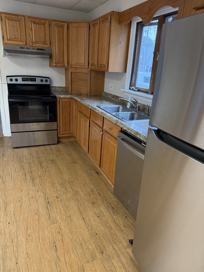 2 Fremont St, Unit 1 in Plymouth, MA - Building Photo - Building Photo
