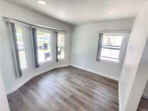 13542 Hamlin St in Van Nuys, CA - Building Photo - Building Photo