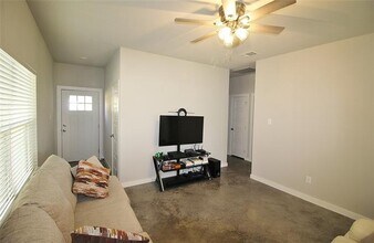 408 S Church St in Hillsboro, TX - Building Photo - Building Photo