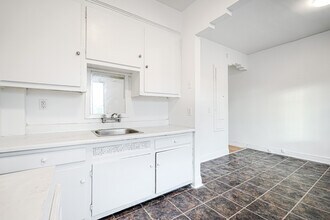 2390 Pie-IX Blvd in Montréal, QC - Building Photo - Building Photo