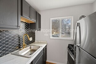 3271 Morrison Ave in Cincinnati, OH - Building Photo