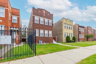 1721 N Meade Ave in Chicago, IL - Building Photo - Building Photo
