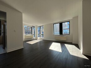 70 Battery Pl in New York, NY - Building Photo - Building Photo