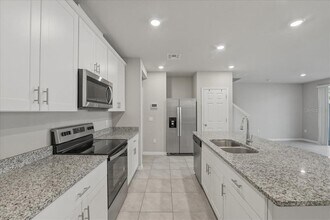 2555 Sweet Viburnum Wy in Ocoee, FL - Building Photo - Building Photo