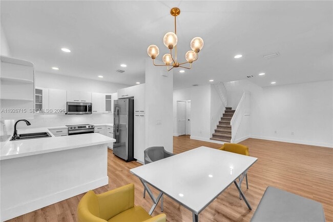 1450 Weeping Willow Way in Hollywood, FL - Building Photo - Building Photo