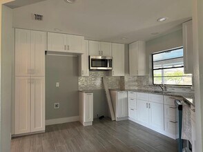 5835 Colony Pl Dr in Lakeland, FL - Building Photo - Building Photo