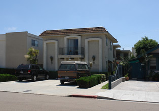 1233 Essex St in San Diego, CA - Building Photo - Building Photo