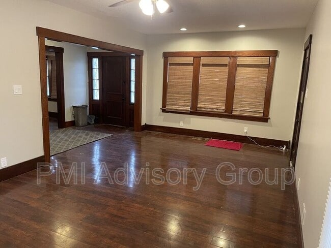 2201 SW Huntoon St in Topeka, KS - Building Photo - Building Photo