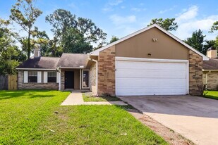 2674 Lark in Humble, TX - Building Photo