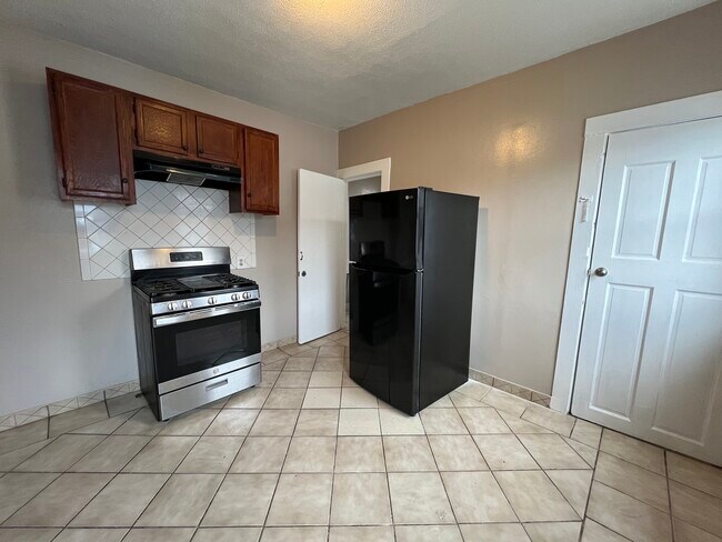 7 Cameron St, Unit 3 in Boston, MA - Building Photo - Building Photo