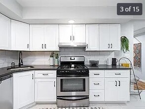 63 Sherman Pl, Unit BE in Jersey City, NJ - Foto de edificio - Building Photo