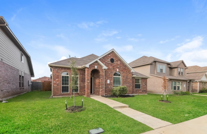 1722 Jasmine Dr in Lancaster, TX - Building Photo
