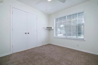 116 Holland St in Hutto, TX - Building Photo - Building Photo