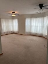 1104 E 15th St in Vinton, IA - Building Photo - Building Photo