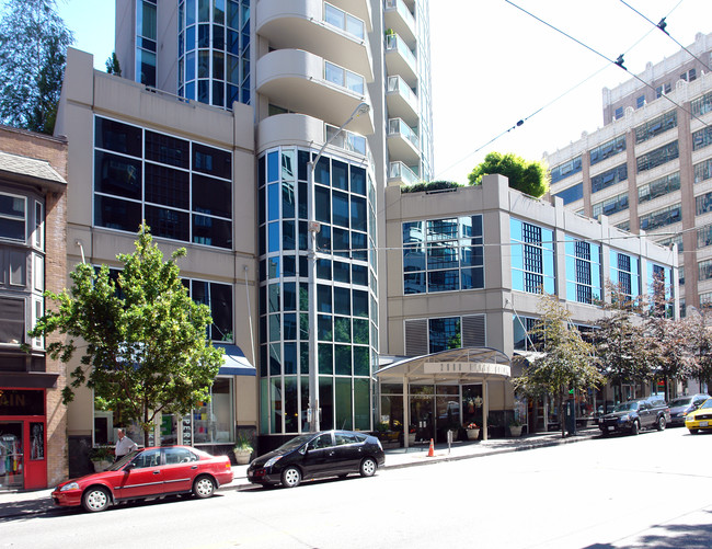 One Pacific Towers in Seattle, WA - Building Photo - Building Photo