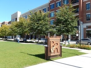 850 Village Center Dr in Burr Ridge, IL - Building Photo - Building Photo