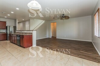 8224 W Green Kingfisher Ln in Tucson, AZ - Building Photo - Building Photo