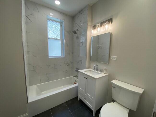 4253 N Sawyer Ave in Chicago, IL - Building Photo - Building Photo