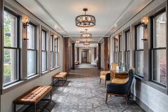 Buena Terrace - 4242 N Sheridan Rd in Chicago, IL - Building Photo - Lobby