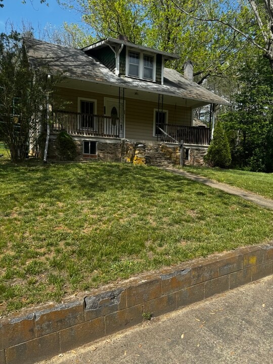 3119 Stamey Cove Rd in Waynesville, NC - Building Photo