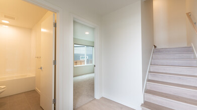 3731 S Dawson St-Unit -B - 1 in Seattle, WA - Building Photo - Building Photo