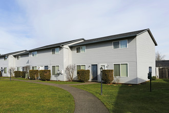 Cinnamon Square Apartments in Oregon City, OR - Building Photo - Building Photo