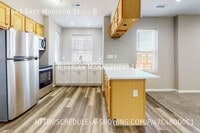 2643 E Madison St photo'