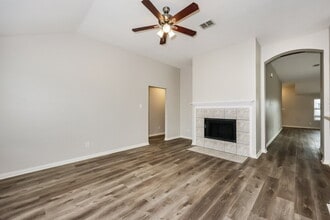 6711 Waterlilly Dr in Arlington, TX - Building Photo - Building Photo