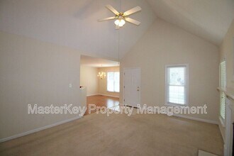 701 Senter St in Fuquay Varina, NC - Foto de edificio - Building Photo