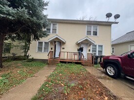 623 W Main St in Cherokee, IA - Building Photo