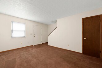 116 W Norwich Ave, Unit 2 in Columbus, OH - Foto de edificio - Building Photo