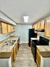 6813 Cross Key Dr in Indianapolis, IN - Building Photo - Building Photo