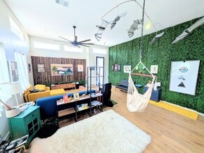 1403 S Redondo Dr in Austin, TX - Foto de edificio - Building Photo