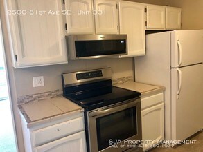 2500 81st Ave SE-Unit -Unit 331 in Mercer Island, WA - Building Photo - Building Photo