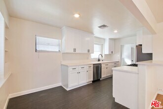 9125 David Ave in Los Angeles, CA - Building Photo - Building Photo