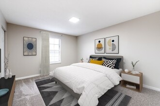 Rosewood Manor in Louisville, KY - Building Photo - Building Photo