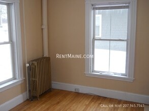 591 Main St, Unit 8 in Bangor, ME - Foto de edificio - Building Photo