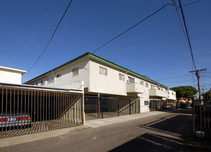 1960 South Holt Avenue in Los Angeles, CA - Building Photo - Building Photo