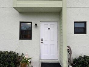 9417 S Ocean Dr in Jensen Beach, FL - Building Photo - Building Photo