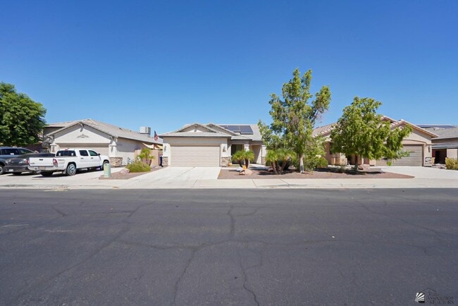 property at 6560 E 34th Ln