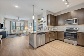 Radius West Midtown in Atlanta, GA - Foto de edificio - Building Photo