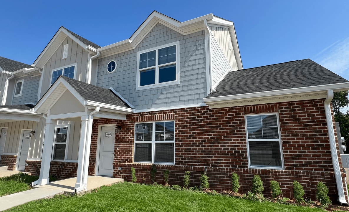 Chapman Crossing in Corydon, IN - Building Photo