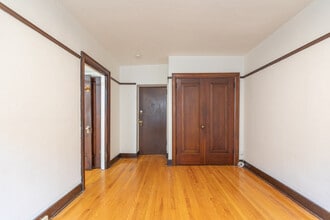 Dundonald Arms in Toronto, ON - Building Photo - Building Photo