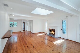 9862 Easton Dr in Beverly Hills, CA - Building Photo - Building Photo