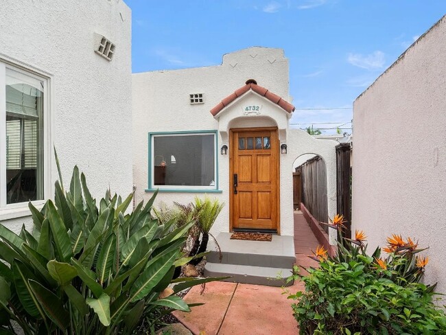 property at 4732 Oregon St