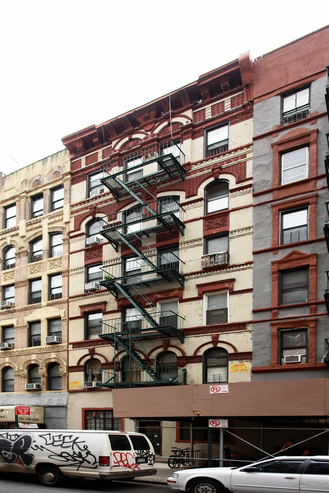 172 Henry St in New York, NY - Building Photo - Building Photo