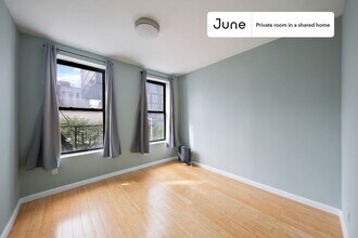 Private bedroom in 3 bed/1 bath Home in New York, NY - Building Photo - Building Photo