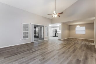 705 Hazy Meadow Ct in Brandon, FL - Building Photo - Building Photo