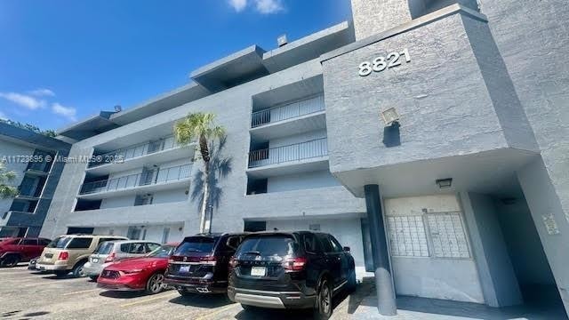 8821 W Flagler St, Unit 404 in Miami, FL - Building Photo - Building Photo